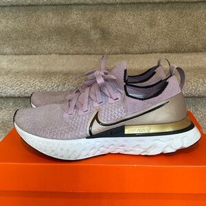 Nike Womens infinity react used size 8.5